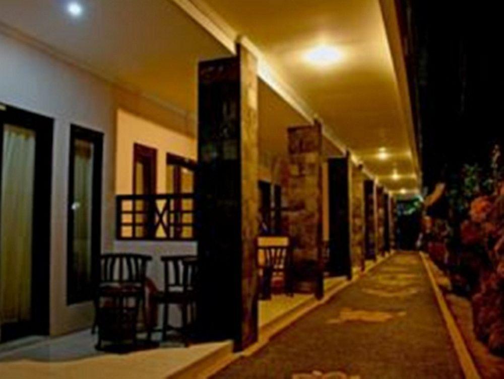 Sapta Petala Hotel Kuta Lombok Exterior foto